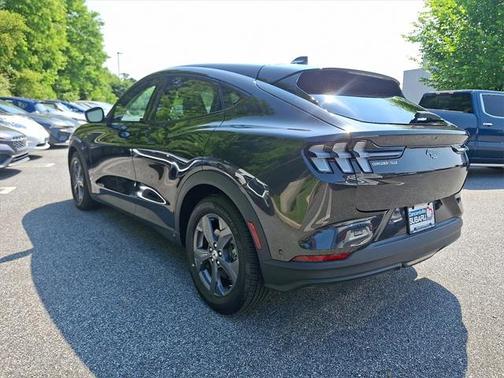 2022 Ford Mustang Mach-E Select