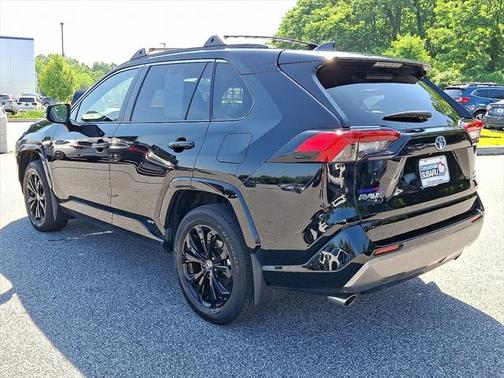 2022 Toyota RAV4 Hybrid SE