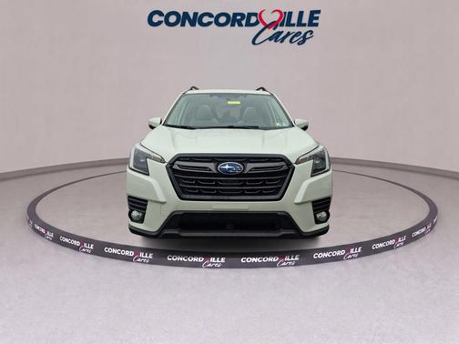 Crystal White Pearl 2022 Subaru Forester Limited