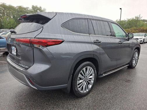 2023 Toyota Highlander Platinum
