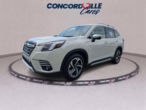Crystal White Pearl 2023 Subaru Forester Touring