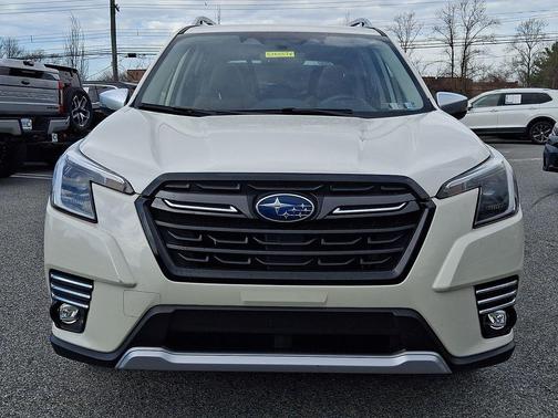 Crystal White Pearl 2023 Subaru Forester Touring
