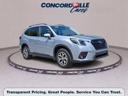 Ice Silver Metallic 2023 Subaru Forester Premium