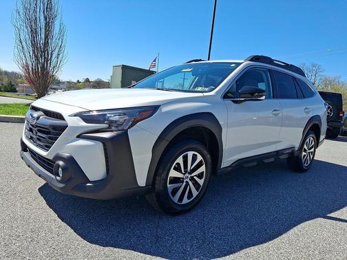 Crystal White Pearl 2023 Subaru Outback Premium