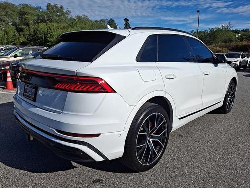2020 Audi Q8 55 Premium Plus