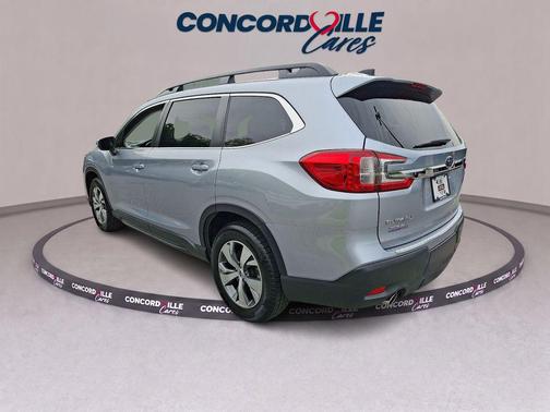 Ice Silver Metallic 2023 Subaru Ascent Premium 7-Passenger