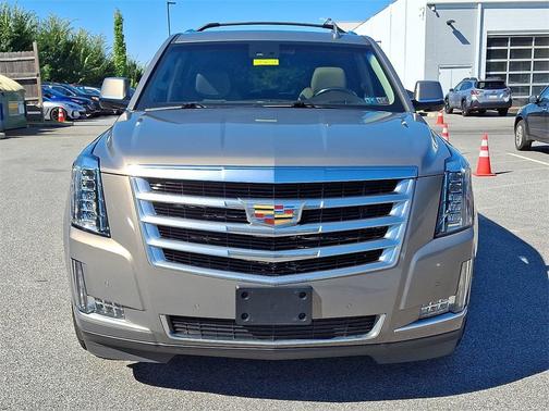 2017 Cadillac Escalade Luxury
