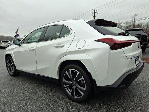 2023 Lexus UX 250h Base
