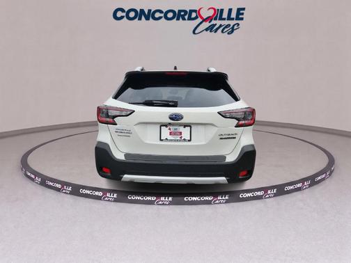 Crystal White Pearl 2023 Subaru Outback Touring XT