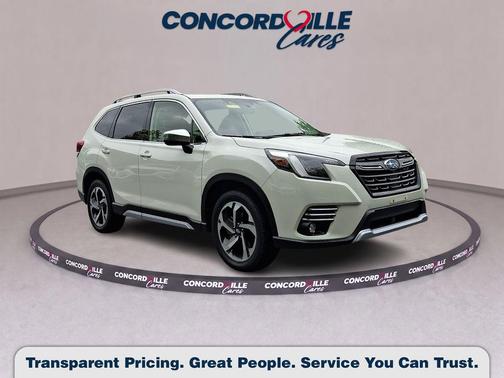 Crystal White Pearl 2022 Subaru Forester Touring
