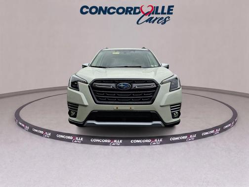 Crystal White Pearl 2022 Subaru Forester Touring
