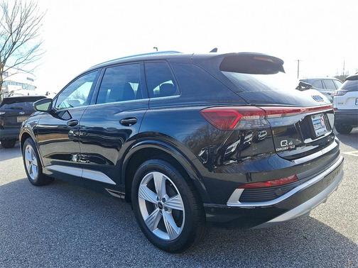 2024 Audi Q4 e-tron Premium Plus 55 quattro