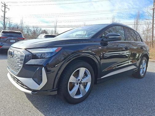 2024 Audi Q4 e-tron Premium Plus 55 quattro