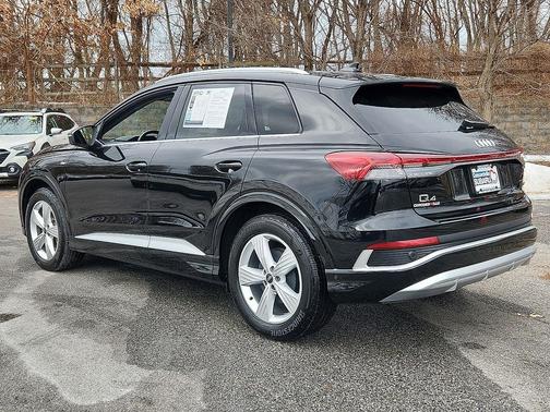 2024 Audi Q4 e-tron Premium Plus 55 quattro