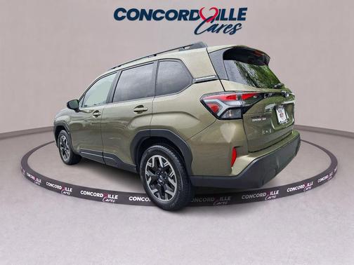 Autumn Green Metallic 2025 Subaru Forester Premium