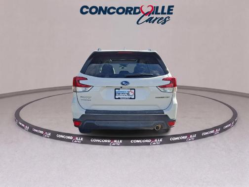 Crystal White Pearl 2020 Subaru Forester Limited