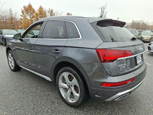 2022 Audi Q5 45 S line Premium Plus