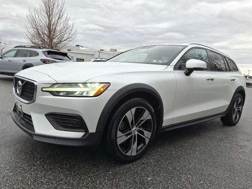 2020 Volvo V60 Cross Country T5