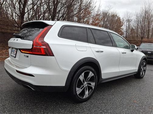 2020 Volvo V60 Cross Country T5