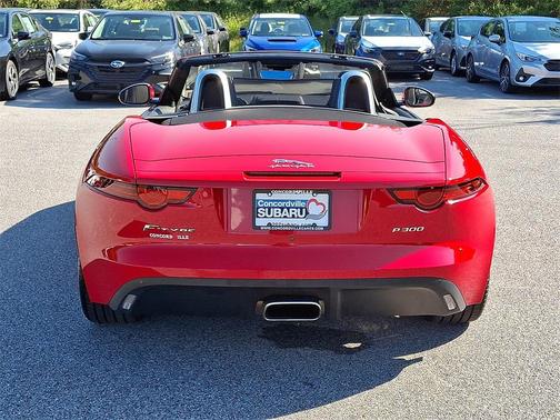 2019 Jaguar F-TYPE P300