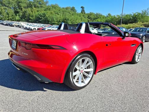 2019 Jaguar F-TYPE P300