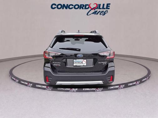 Crystal Black Silica 2022 Subaru Outback Limited XT