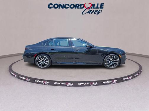 Black Sapphire Metallic 2025 BMW i7 xDrive60