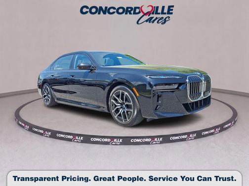 Black Sapphire Metallic 2025 BMW i7 xDrive60