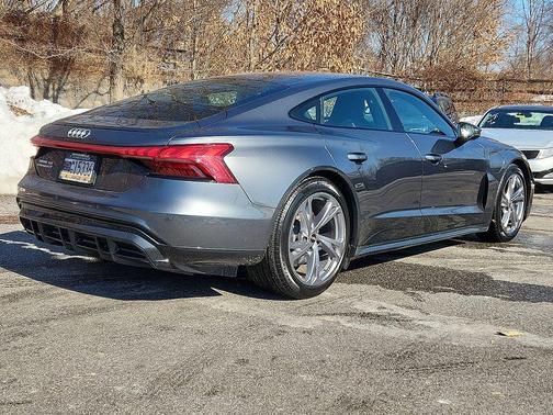 2022 Audi e-tron GT Premium Plus