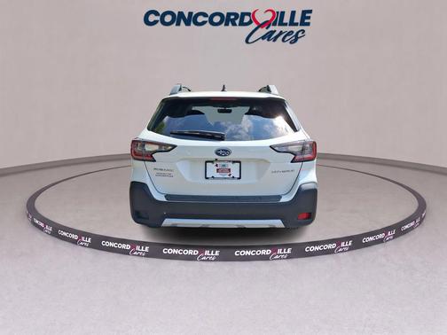 Crystal White Pearl 2024 Subaru Outback Limited