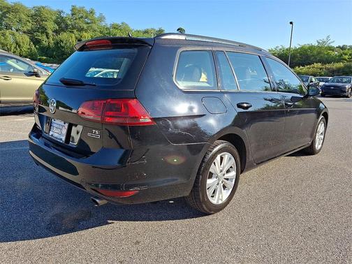 2017 Volkswagen Golf SportWagen TSI S