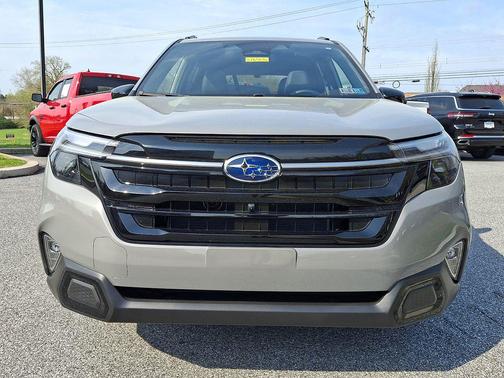 Pearl 2025 Subaru Forester Touring
