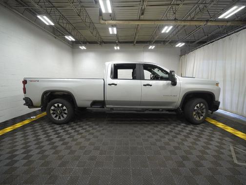 Silver Ice Metallic 2022 Chevrolet Silverado 2500 Custom