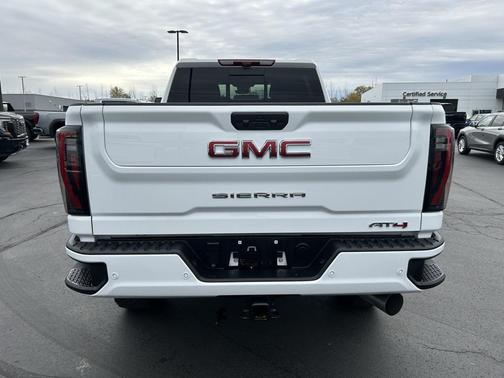 2025 GMC Sierra 2500 AT4