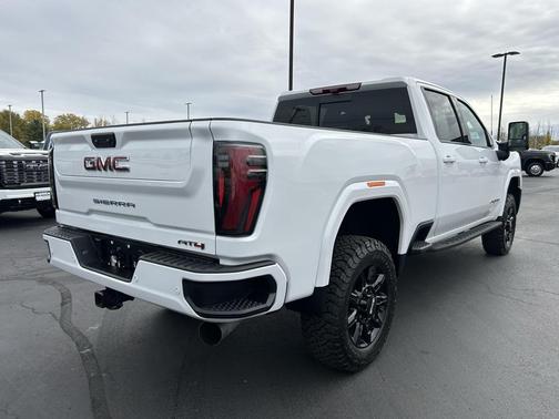 2025 GMC Sierra 2500 AT4