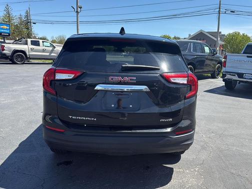 Ebony Twilight Metallic 2024 GMC Terrain SLE