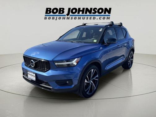 Bursting Blue Metallic 2021 Volvo XC40 T5 R-Design
