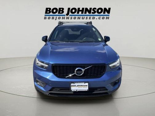 Bursting Blue Metallic 2021 Volvo XC40 T5 R-Design