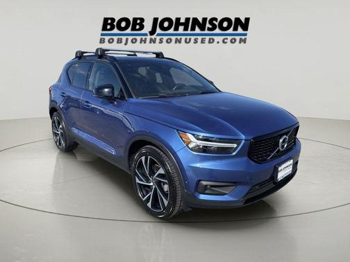 Bursting Blue Metallic 2021 Volvo XC40 T5 R-Design