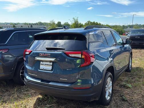 Downpour Metallic 2024 GMC Terrain SLE