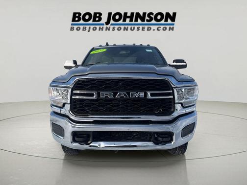 2022 RAM 3500 Tradesman Crew Cab 4x4 8' Box