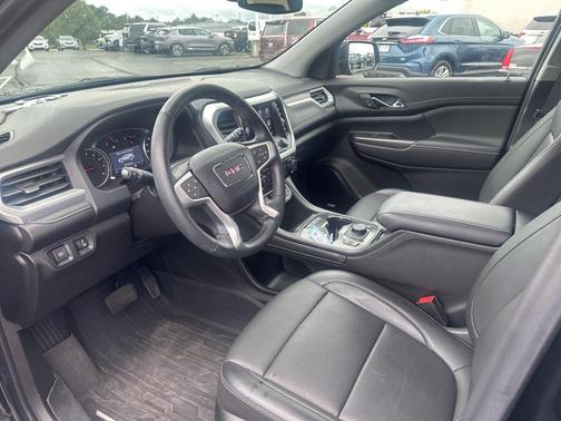 2023 GMC Acadia AWD SLT