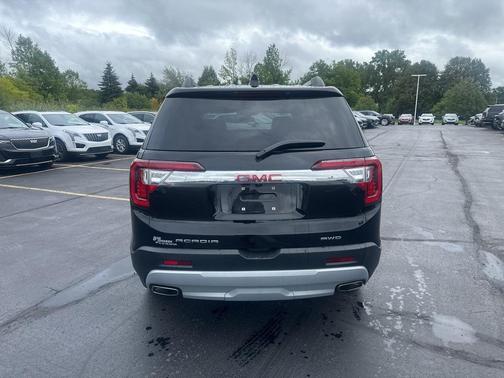 2023 GMC Acadia AWD SLT