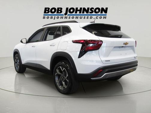 Summit White 2024 Chevrolet Trax LT