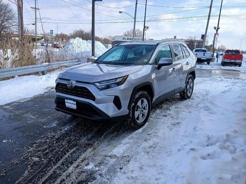 2025 Toyota RAV4 XLE