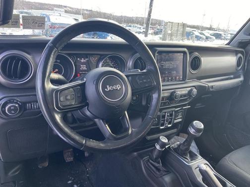 2022 Jeep Gladiator Sport S