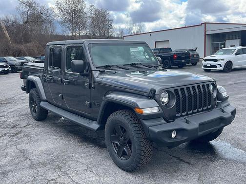 Granite Crystal Metallic Clearcoat 2022 Jeep Gladiator Sport S