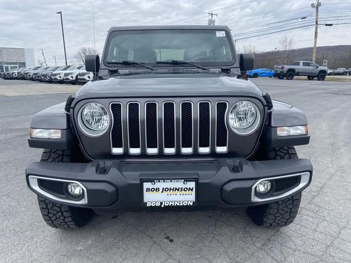 Granite Crystal Metallic Clearcoat 2021 Jeep Wrangler Unlimited Sahara