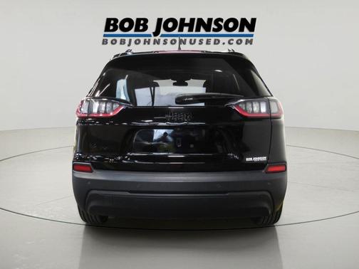 Diamond Black Crystal Pearlcoat 2019 Jeep Cherokee Altitude