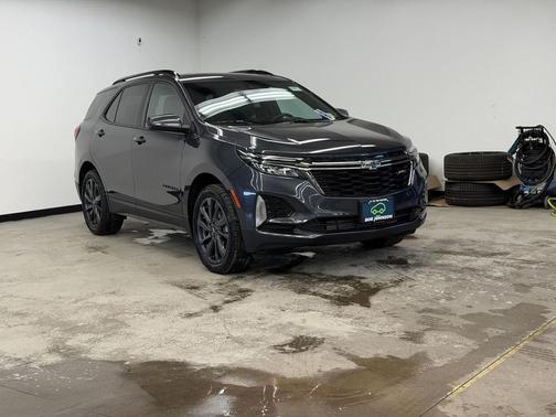 Iron Gray Metallic 2022 Chevrolet Equinox AWD RS